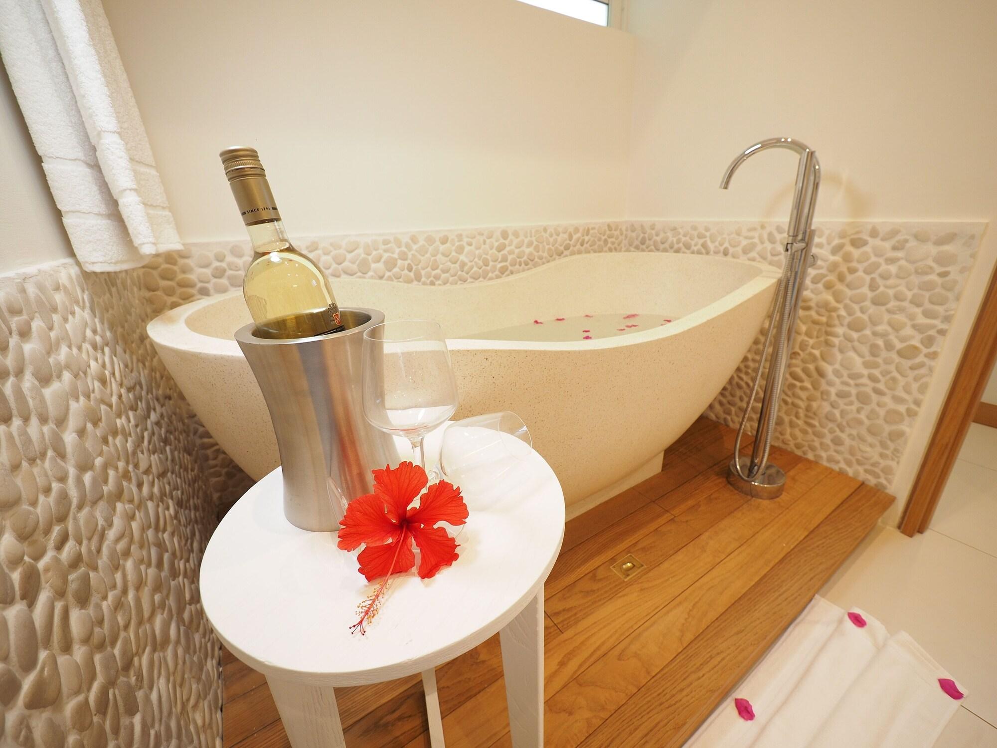 Myra Seafront Suites With Lov Cap Malheureux Buitenkant foto